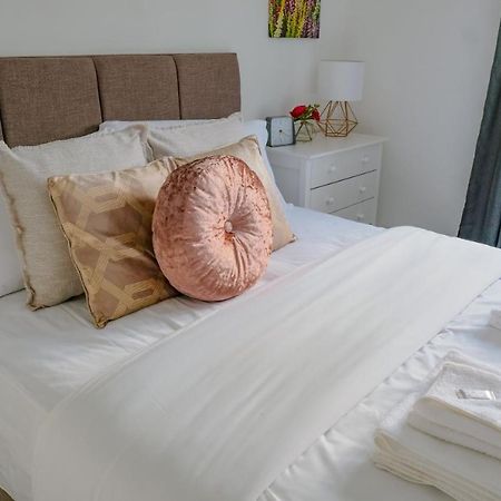 Modern & Artistic Design Humphreys Lodge - Sleep 6 CBG Εξωτερικό φωτογραφία