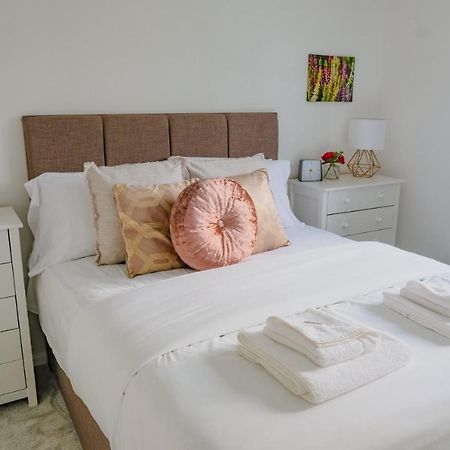 Modern & Artistic Design Humphreys Lodge - Sleep 6 CBG Εξωτερικό φωτογραφία